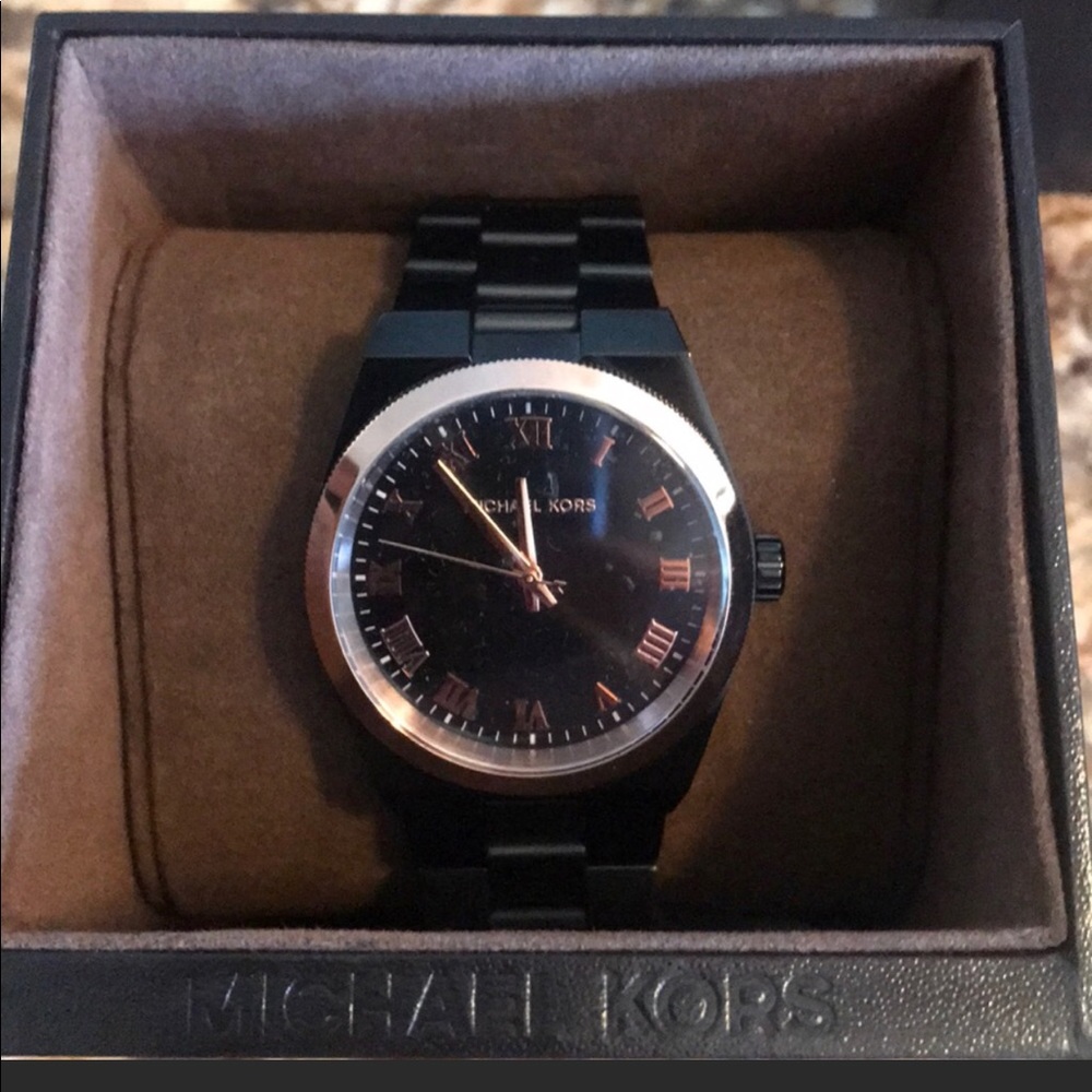 NWT MICHAEL KORS WATCH